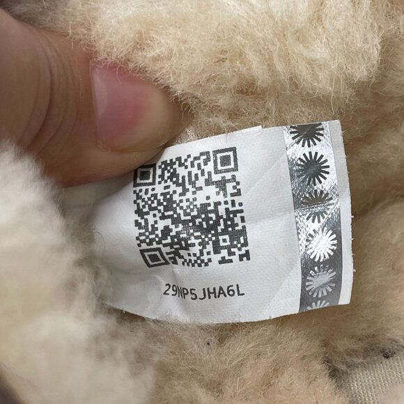 UGG #5612 Women's Brown Dakota Lace Up Moccasin Slippers Shoes Size 6 US - Picture 6 of 13